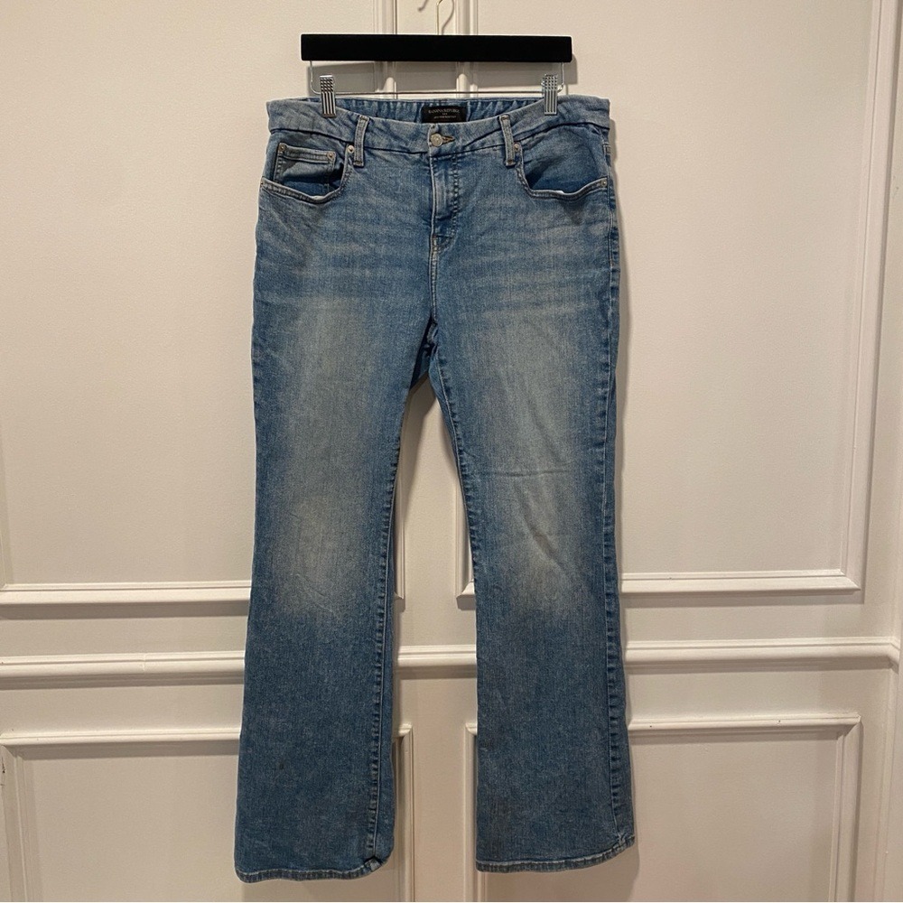 Banana Republic Boot Cut Jeans Women's Size 32/14 Medium Wash Denim